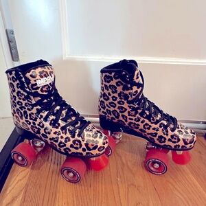 Size 7 - AMAZING Impala Leopard Roller skates - used once!
